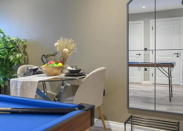 New - Long-term - Work & Relax - Springwell - Sleeps 4! *